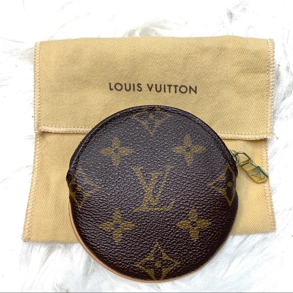 Louis Vuitton classic monogram round coin purse